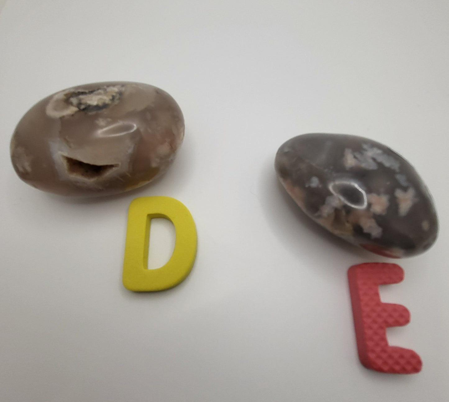 Flower Agate Palm Stones