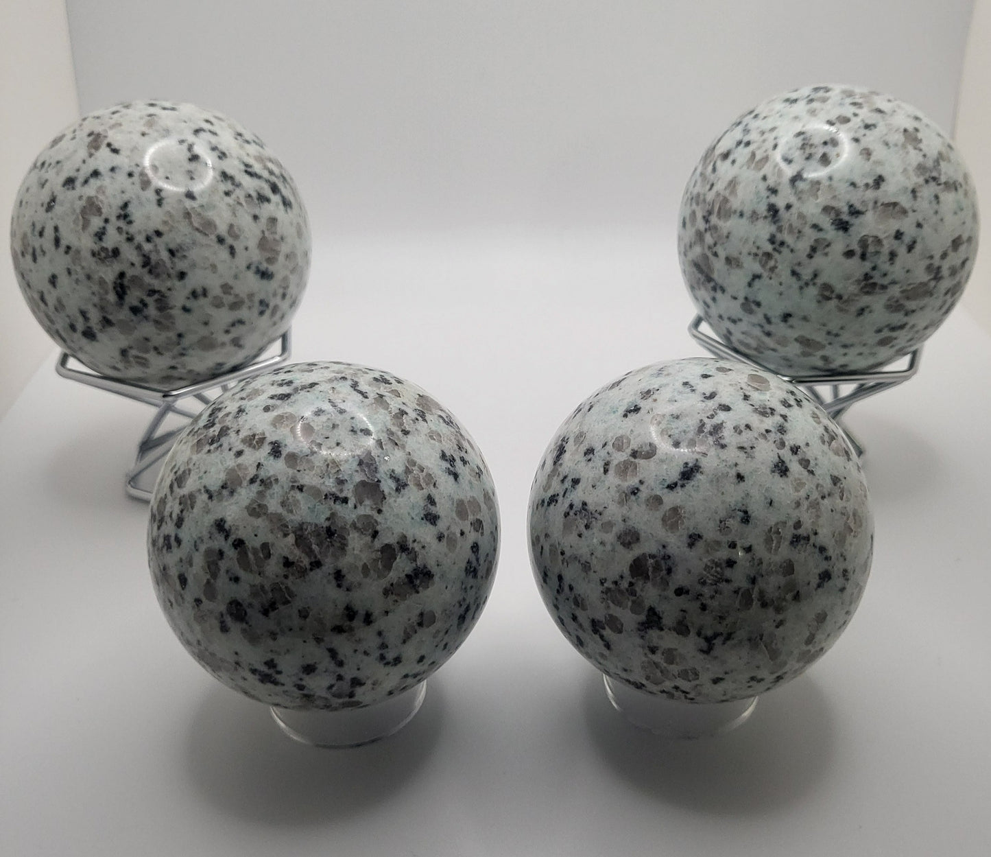 Kiwi Jasper Spheres