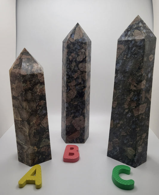 Que Sera / Llanite Towers